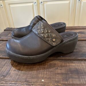 CROCS Cobbler Quilted Clog Slip On Brown Heeled Mule Shoe Womens Size 10